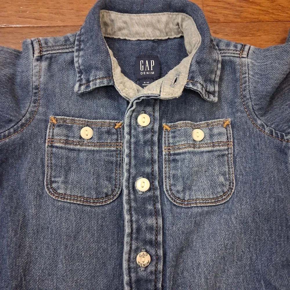 Gap Denim Baby Boys Blue Long Sleeve Button Front Romper 6-12 Months